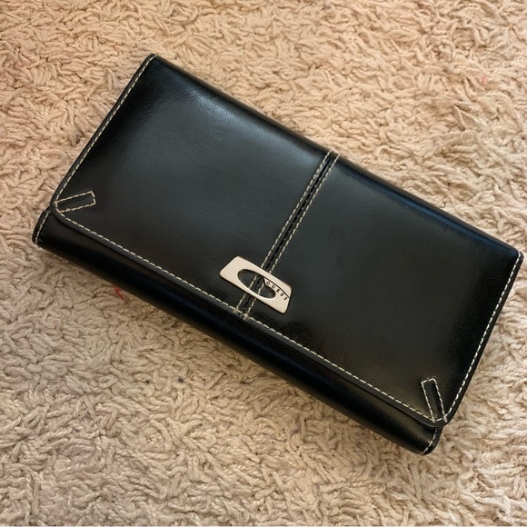 Black GUESS wallet - Picture 1 of 6